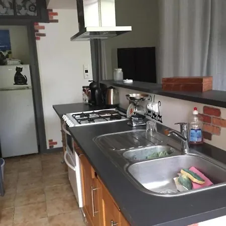 De La Chatiere Apartment